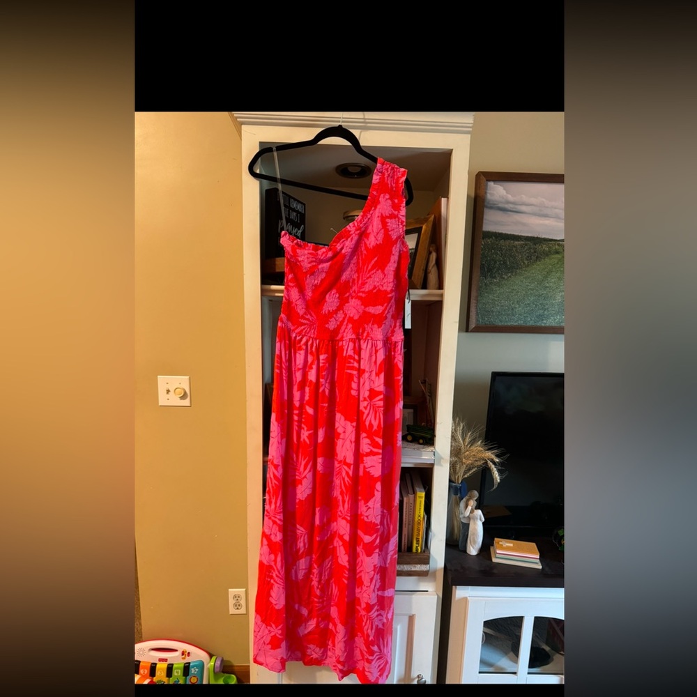 NWT Floral One Shoulder Dress